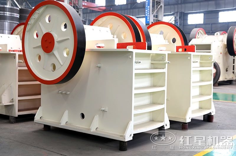 礦石鄂破機(jī)結(jié)構(gòu)簡單，破碎力強(qiáng)